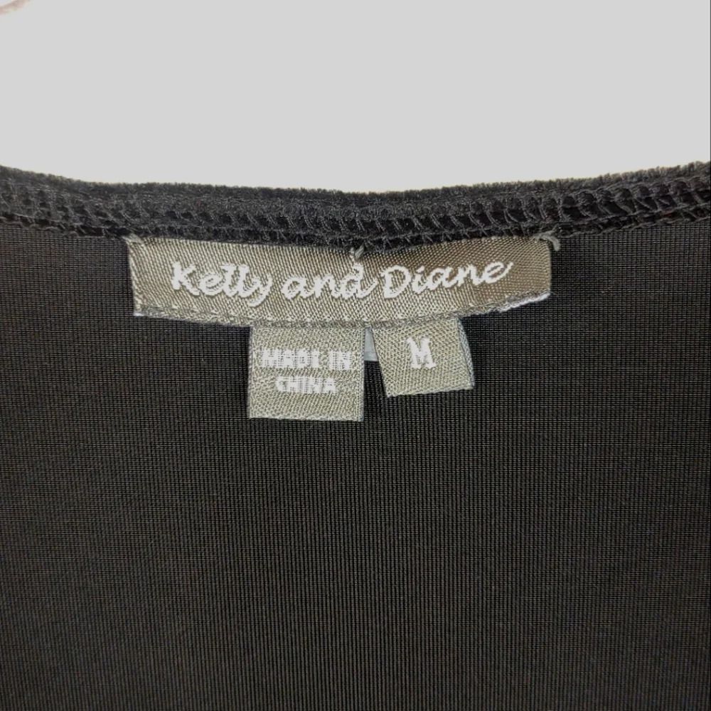 Kelly and Diane Black Velour Long Sleeve Vneck Top size Medium - Picture 5 of 9